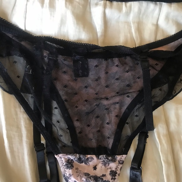 NWT - Rene Rofe Lingerie Set - Picture 3 of 7